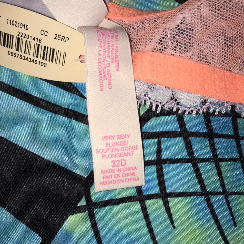 NWT Victoria’s Secret Bra 32D - Picture 5 of 5